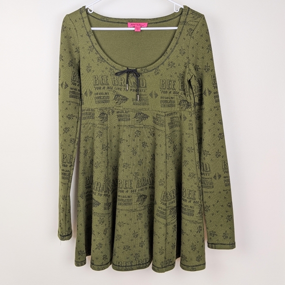 Betsey Johnson Dresses & Skirts - Betsey Johnson Bee Brand Thermal Feedbag Dress